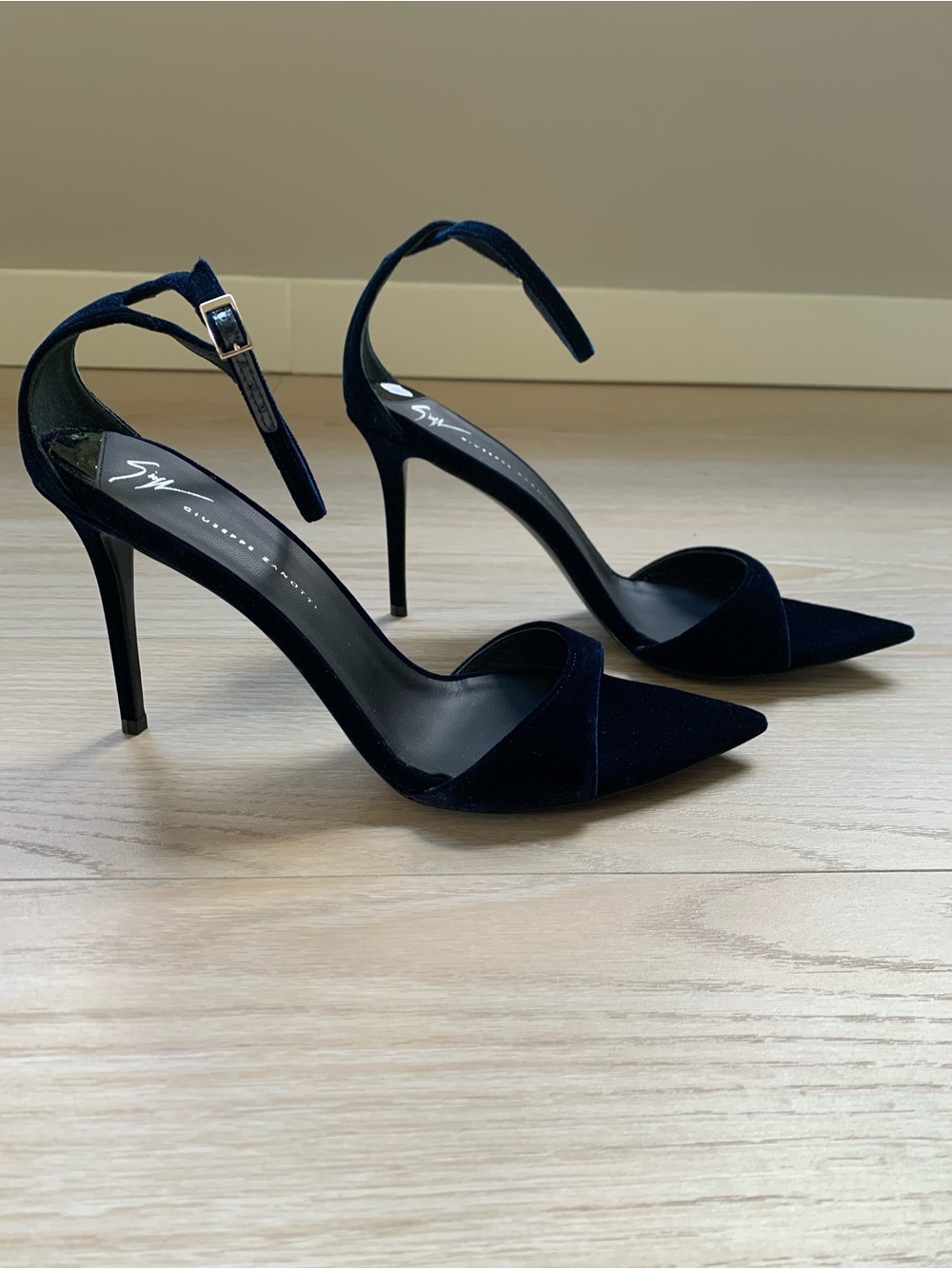 Giuseppe Zanotti Veronica Navy Blue Velvet Strappy Open Toe Heels NWT Size 41 IT - Picture 3 of 10